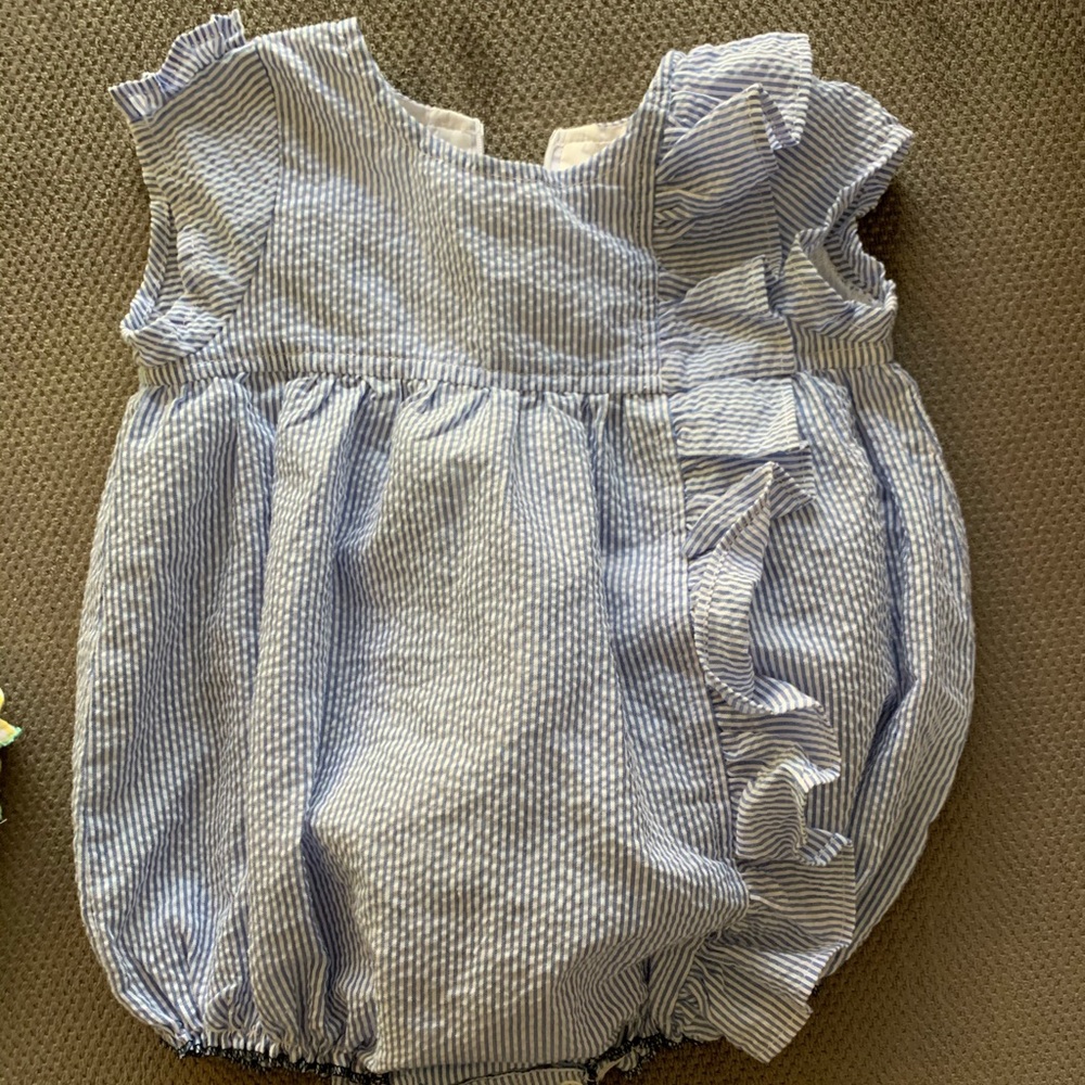 Blue seersucker bubble